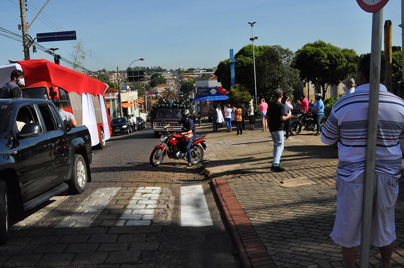 Corpus Cristy em Itápolis - Veja fotos por Tim Baraldi!