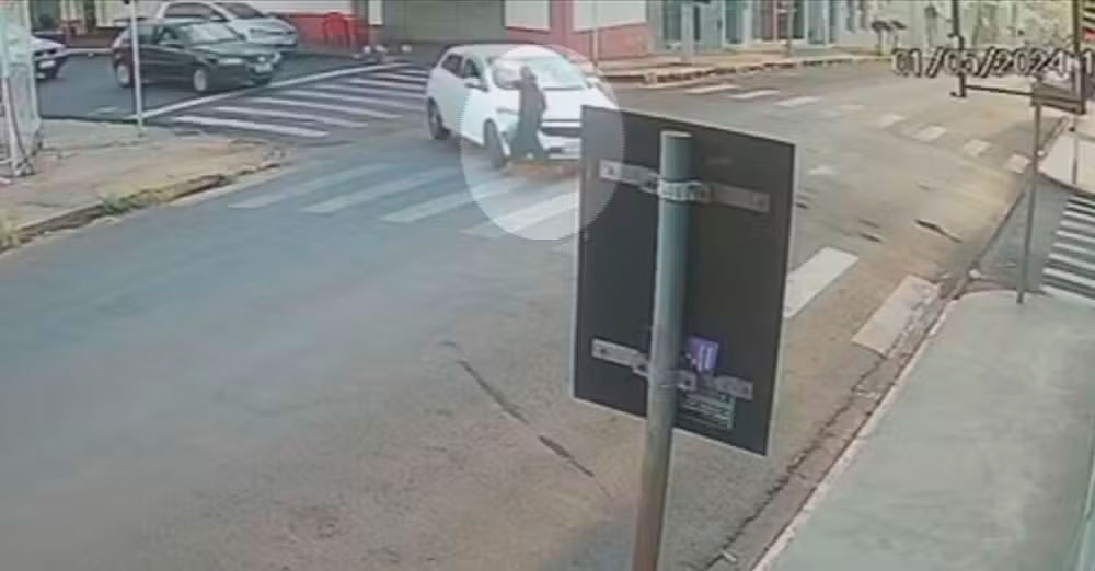 Itápolis - idoso é atropelado e arrastado enquanto atravessava na faixa de pedestre