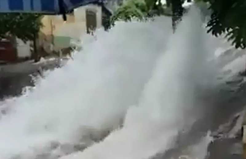 Moradores registram forte chuva em Itápolis